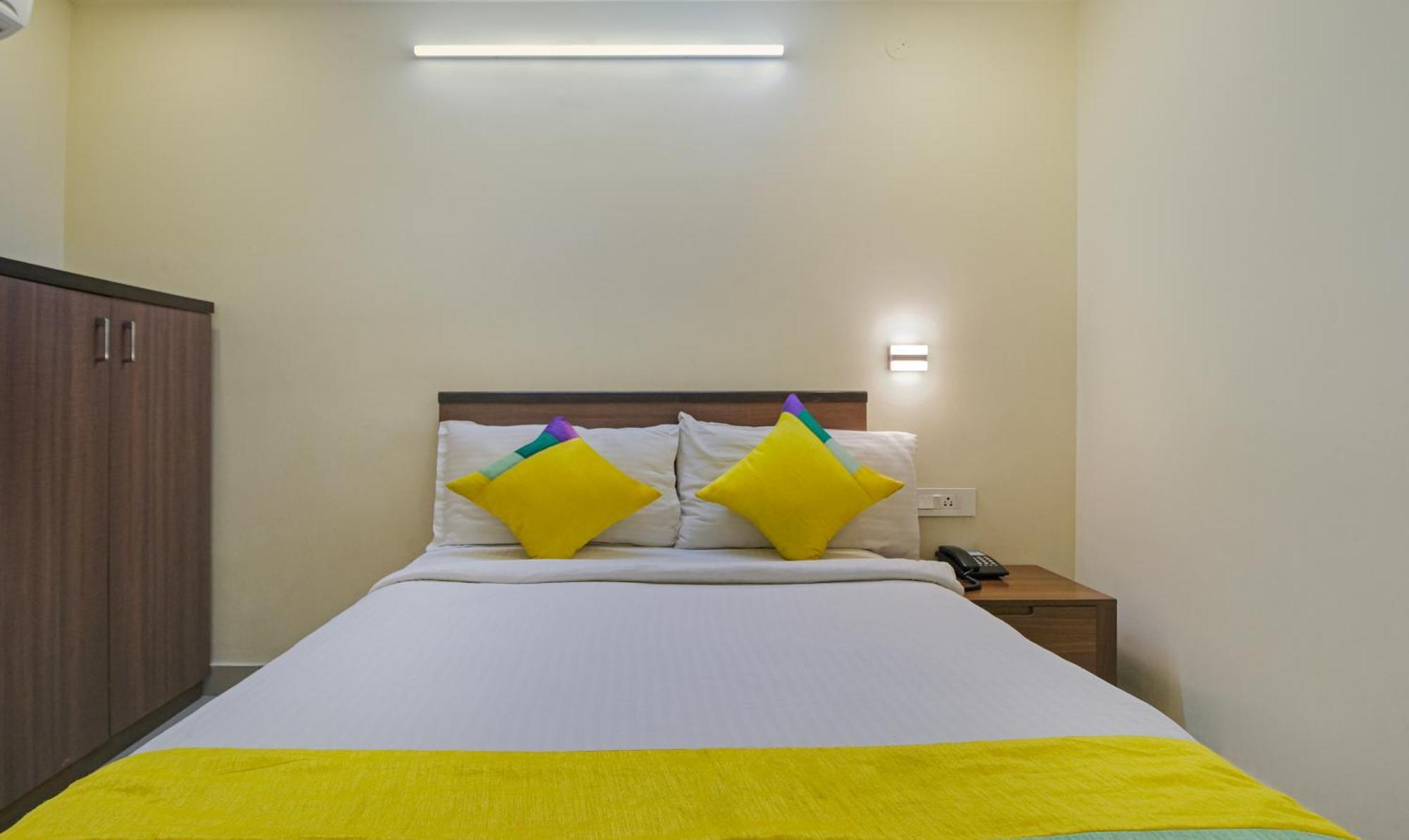 Itsy Hotels N Square Vijayawāda Exterior foto